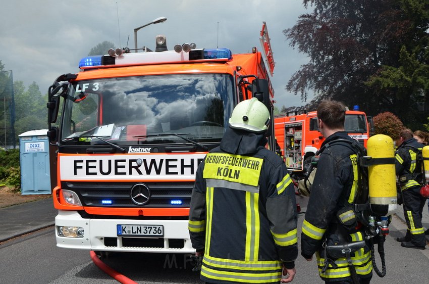 Feuer 3 Koeln Weiden Frechenerstr Wickratherhofweg P037.JPG